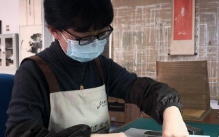 轻刷科技 走近“书医生”：修复古书，是一个民族对自身记忆的温柔凝视
