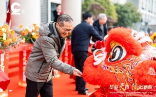长揽科技 长缆科技收盘上涨248%，滚动市盈率4973倍，总市值3028亿元